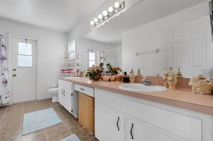 Image No.25-4 Bed Property for sale