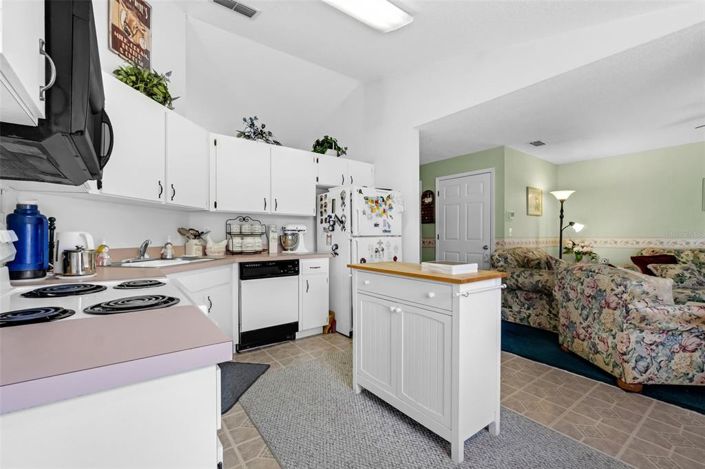 Image No.8-4 Bed Property for sale