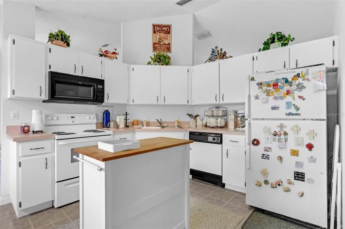 Image No.9-4 Bed Property for sale