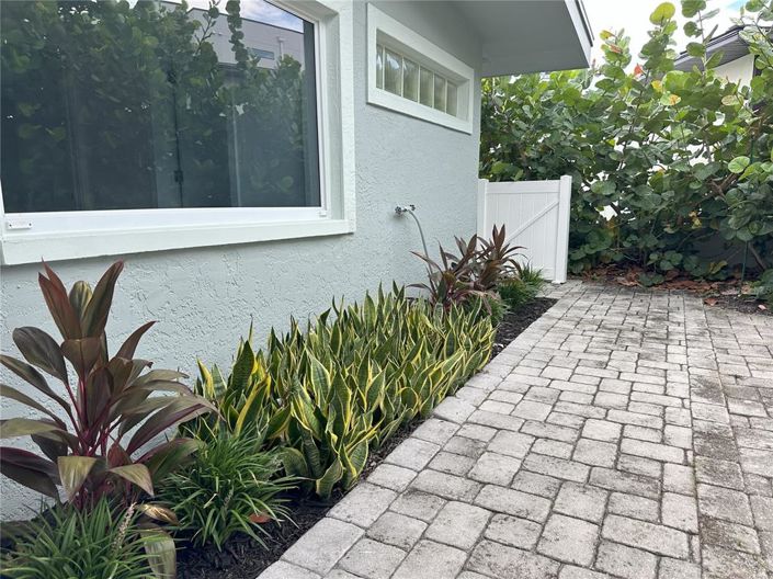 Image No.13-3 Bed Property for sale