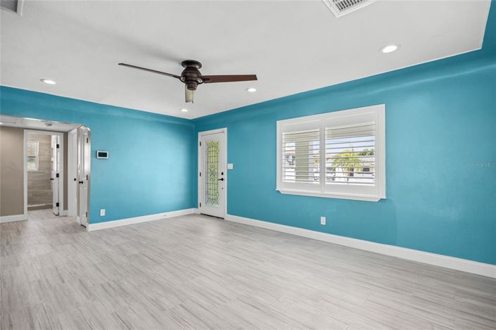 Image No.10-3 Bed Property for sale