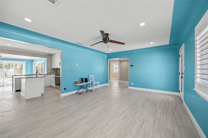 Image No.11-3 Bed Property for sale