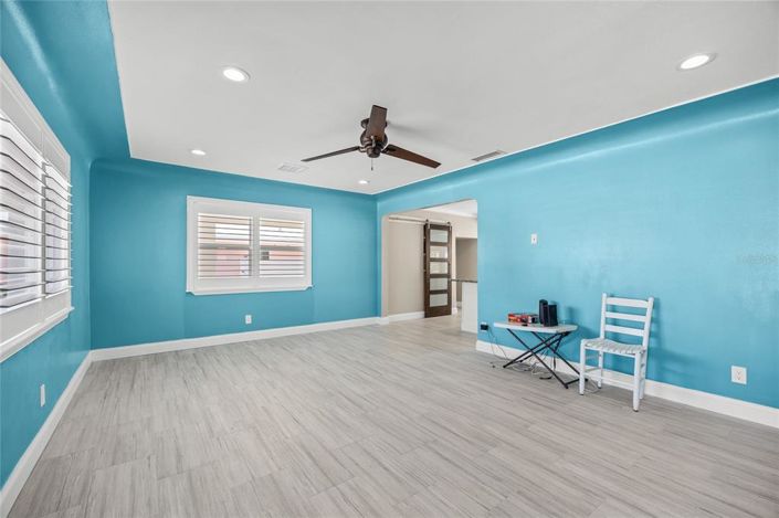 Image No.12-3 Bed Property for sale