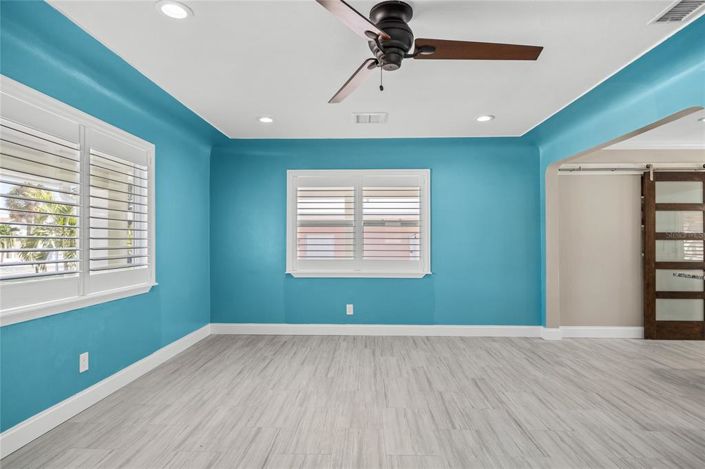 Image No.13-3 Bed Property for sale