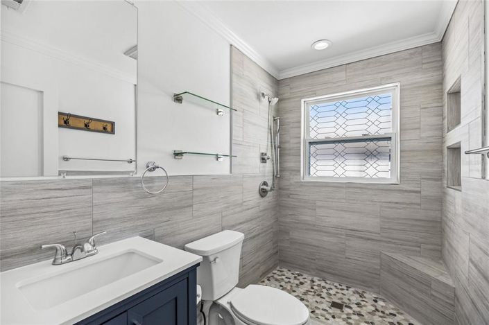 Image No.28-3 Bed Property for sale