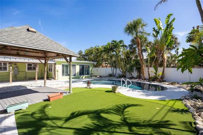 Image No.40-3 Bed Property for sale