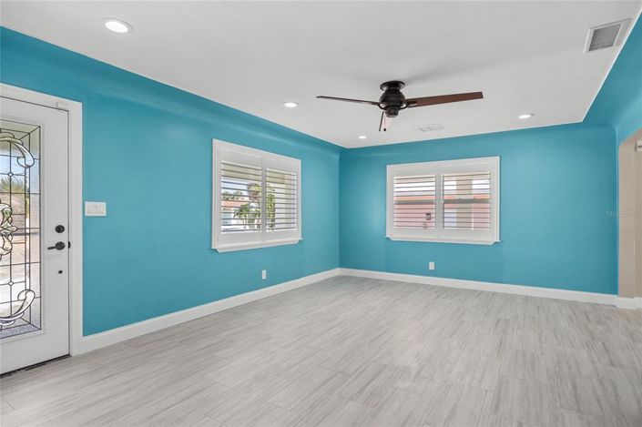 Image No.9-3 Bed Property for sale