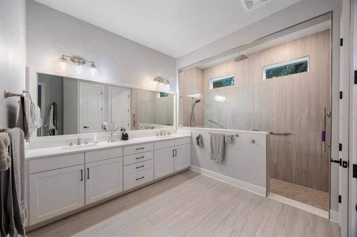 Image No.28-Propriété de 4 chambres à vendre à Floride