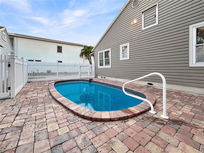 Image No.15-4 Bed Property for sale