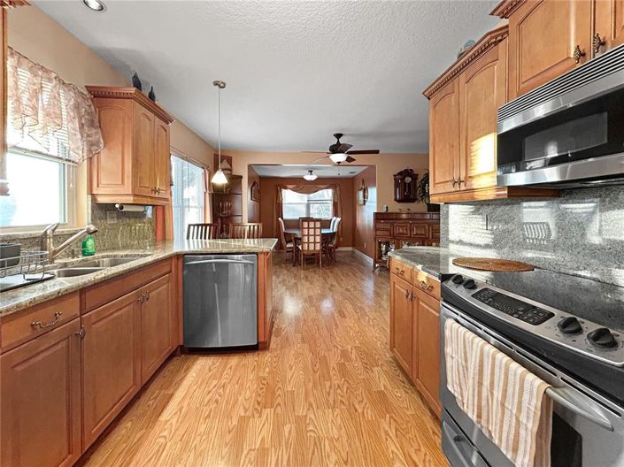 Image No.4-4 Bed Property for sale