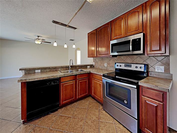 Image No.7-4 Bed Property for sale