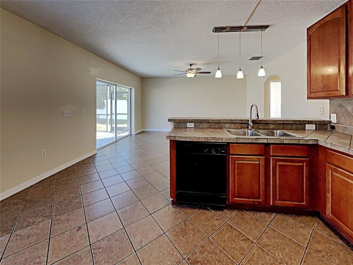 Image No.8-4 Bed Property for sale