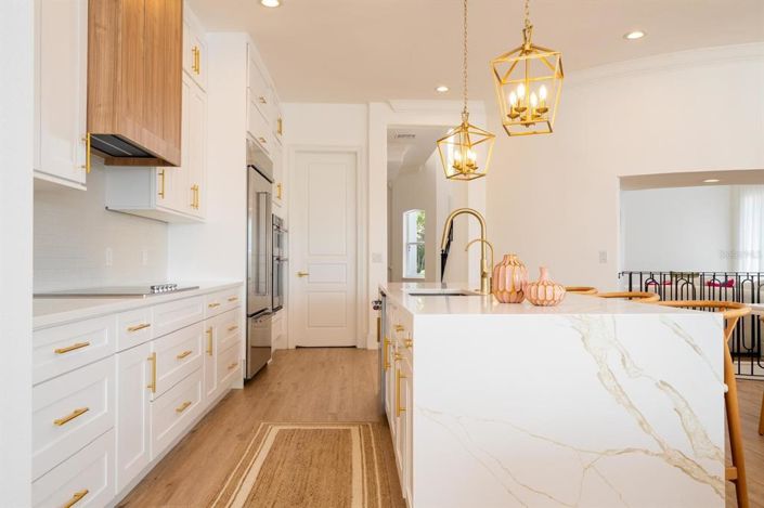 Image No.11-5 Bed Property for sale