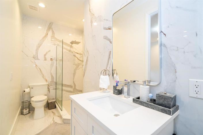 Image No.26-5 Bed Property for sale