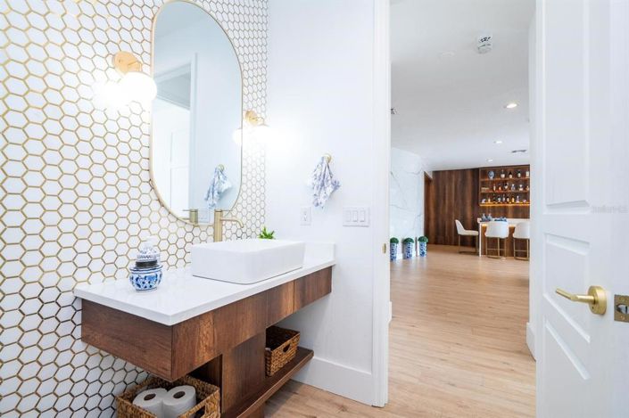 Image No.29-5 Bed Property for sale