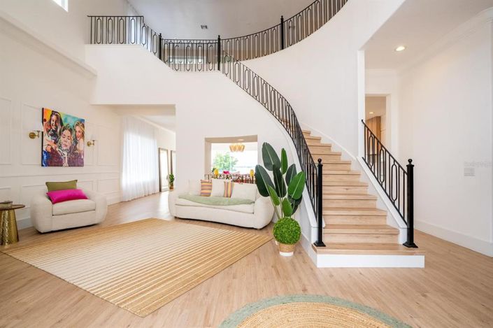 Image No.7-5 Bed Property for sale