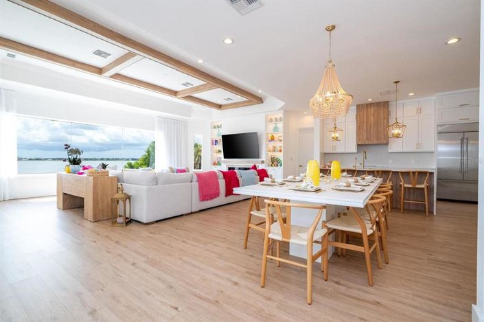 Image No.9-5 Bed Property for sale