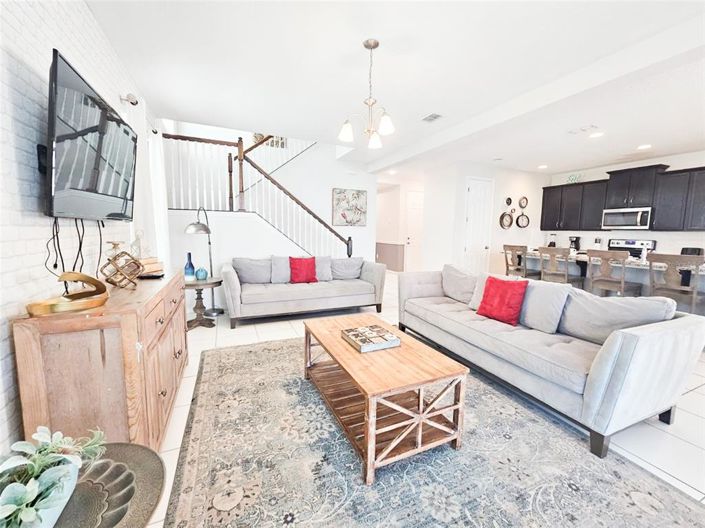 Image No.13-6 Bed Property for sale