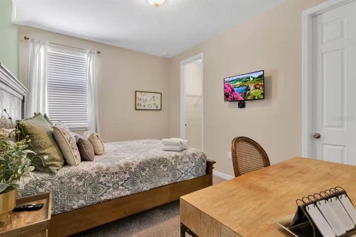 Image No.31-6 Bed Property for sale