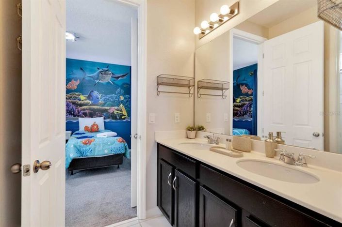 Image No.36-6 Bed Property for sale