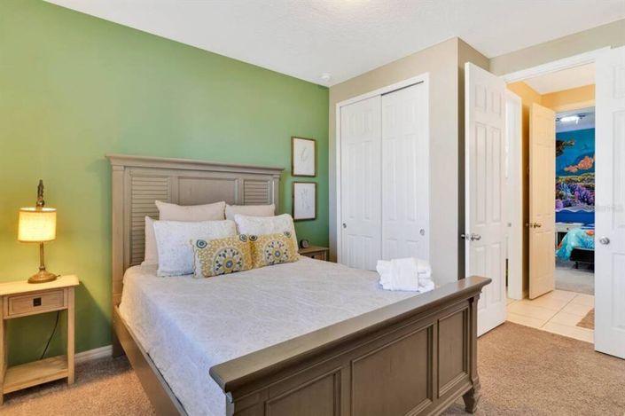 Image No.40-6 Bed Property for sale