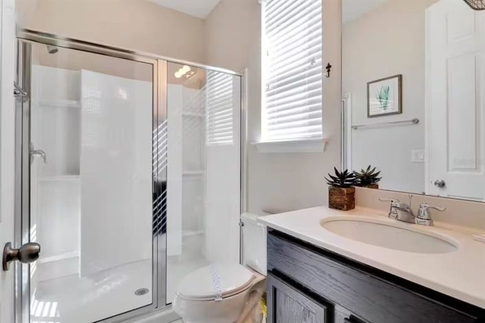 Image No.50-6 Bed Property for sale