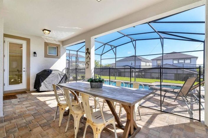 Image No.55-6 Bed Property for sale