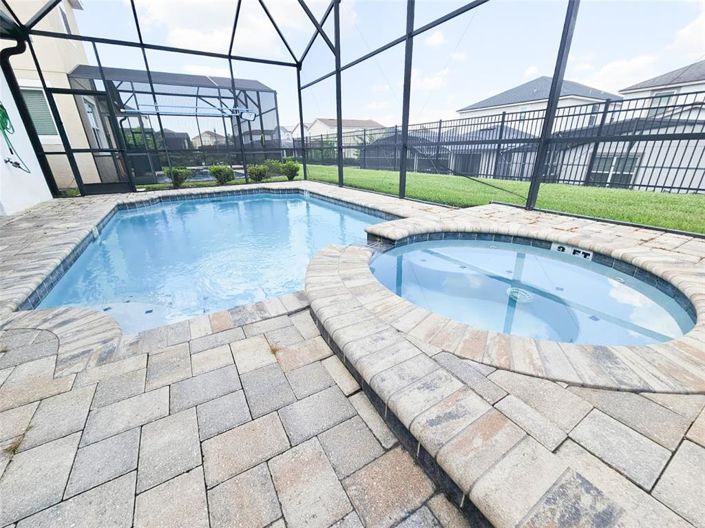 Image No.57-6 Bed Property for sale