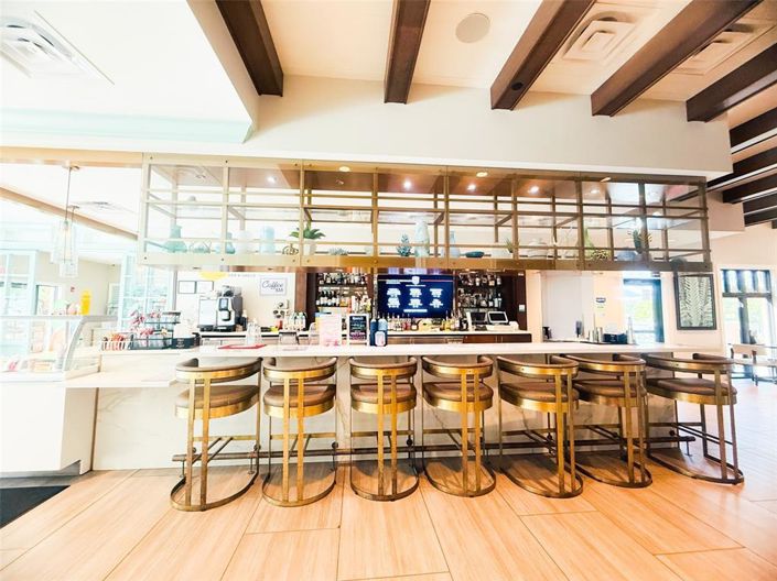 Image No.67-6 Bed Property for sale