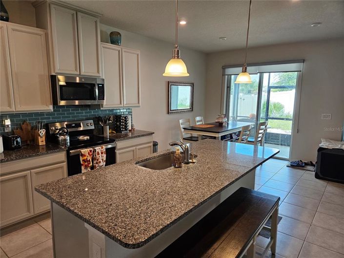 Image No.10-3 Bed Property for sale