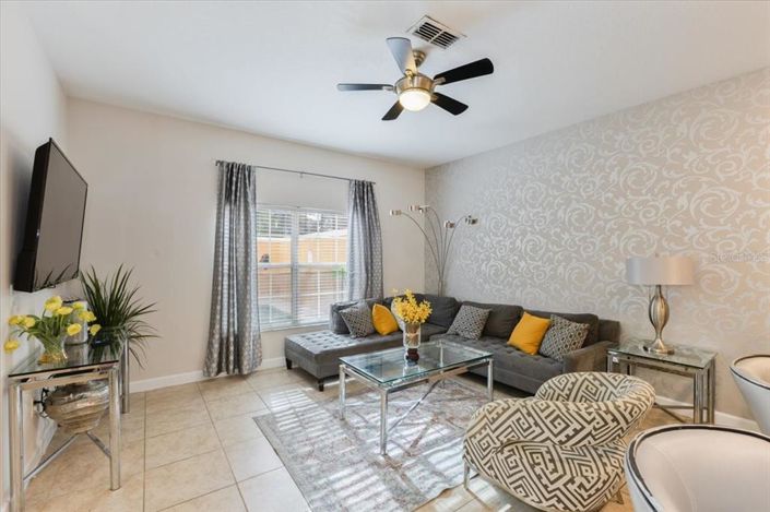 Image No.24-4 Bed Townhouse for sale