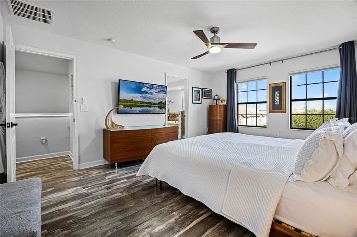 Image No.21-4 Bed Townhouse for sale