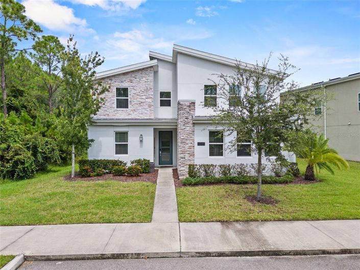 Image No.1-6 Bed Property for sale