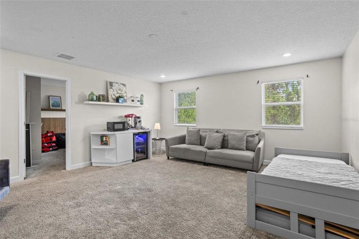 Image No.28-6 Bed Property for sale