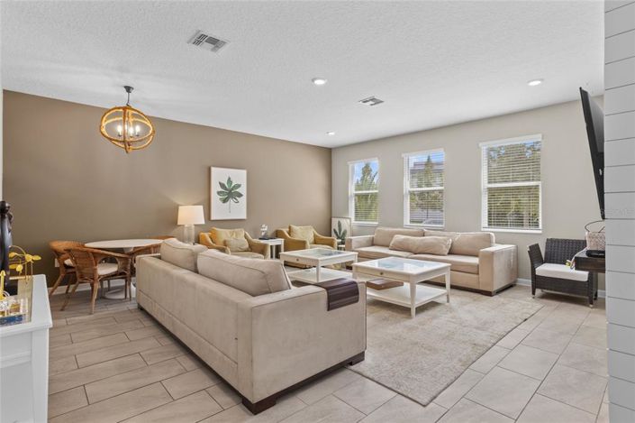 Image No.3-6 Bed Property for sale