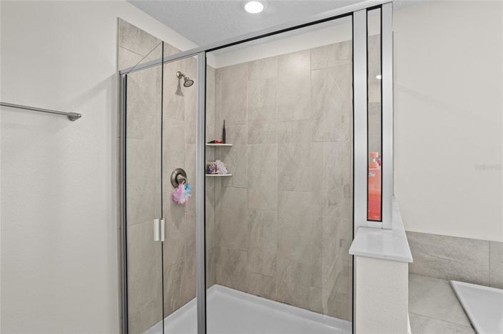 Image No.40-6 Bed Property for sale