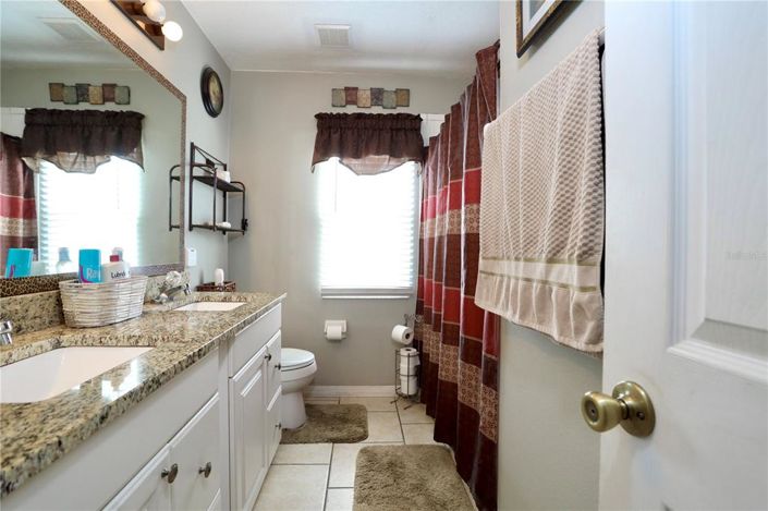 Image No.12-Propriété de 3 chambres à vendre à Clermont