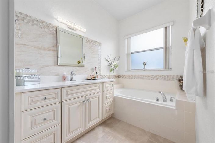 Image No.14-4 Bed Property for sale