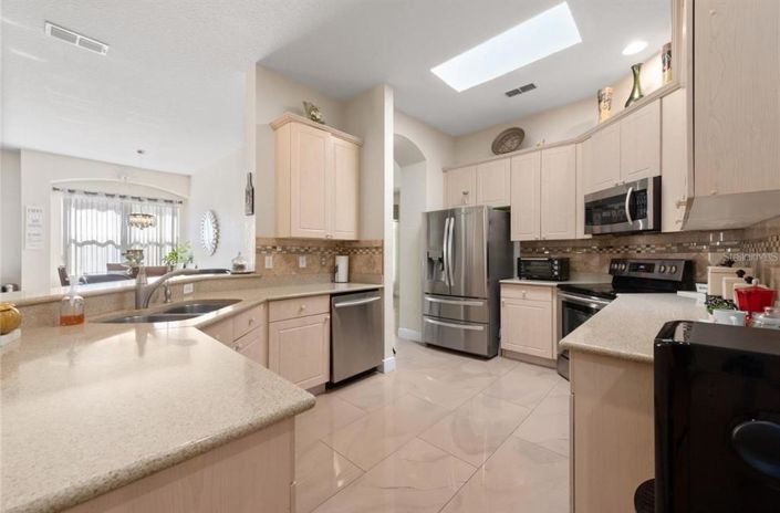 Image No.15-4 Bed Property for sale