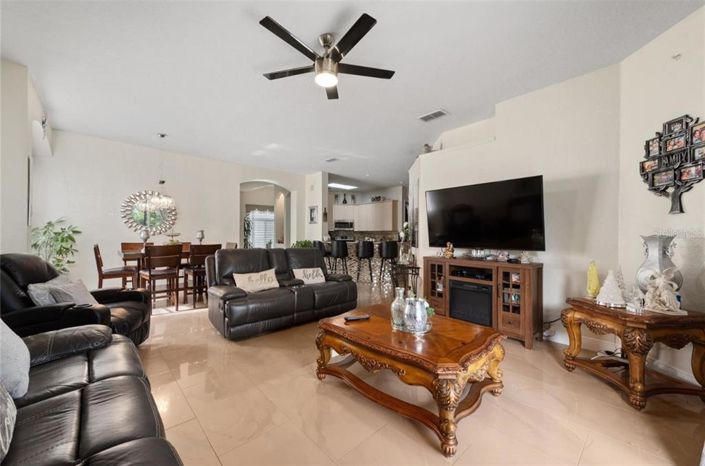 Image No.4-4 Bed Property for sale