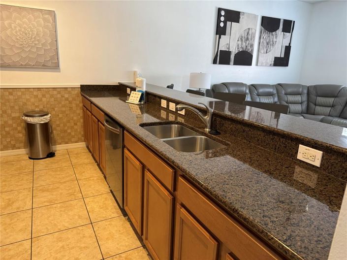 Image No.8-4 Bed Townhouse for sale