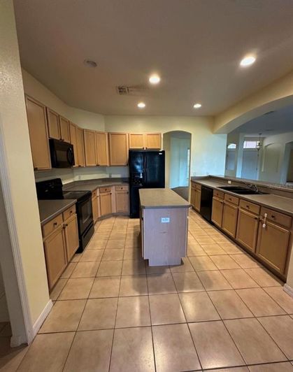 Image No.5-3 Bed Property for sale