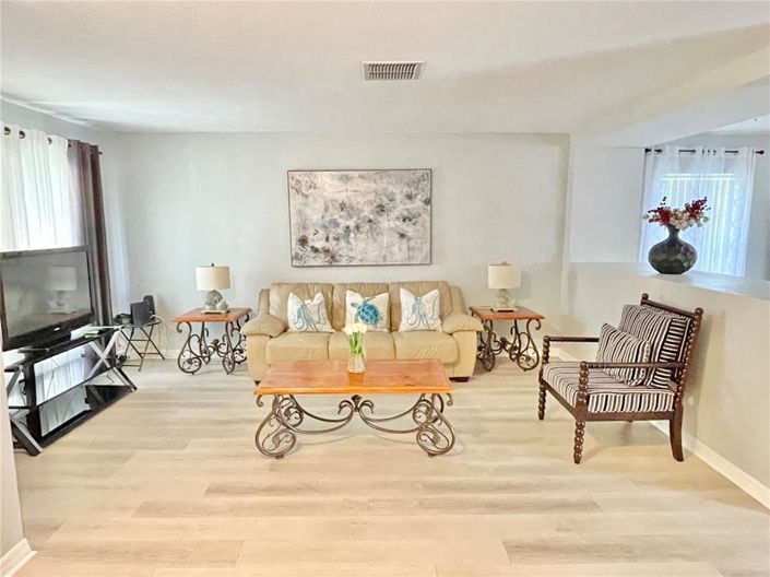 Image No.4-Propriété de 4 chambres à vendre à Davenport