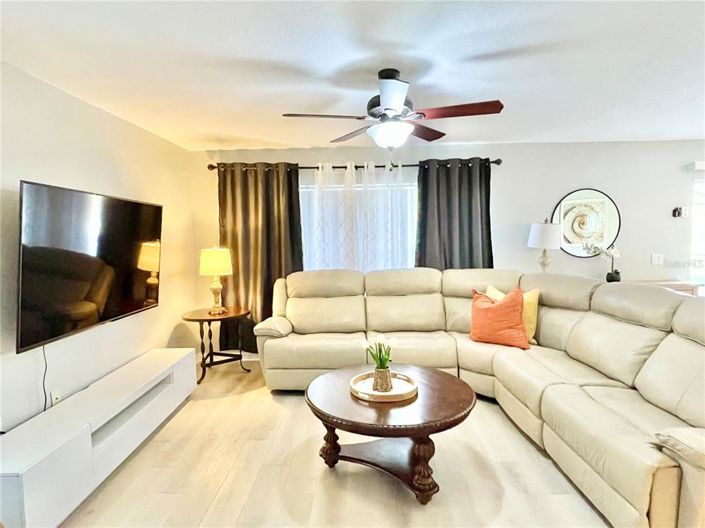 Image No.6-Propriété de 4 chambres à vendre à Davenport