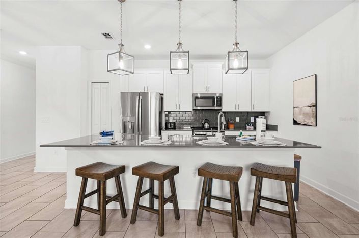 Image No.11-4 Bed Townhouse for sale