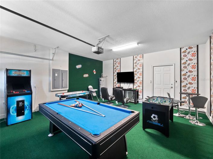 Image No.11-8 Bed Property for sale