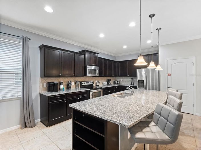 Image No.13-8 Bed Property for sale