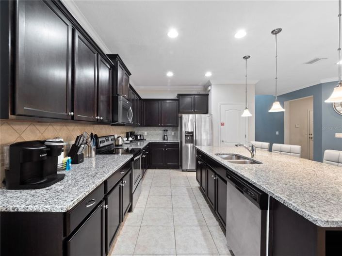 Image No.14-8 Bed Property for sale