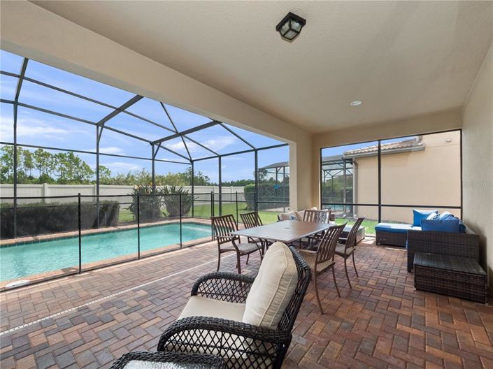 Image No.19-8 Bed Property for sale