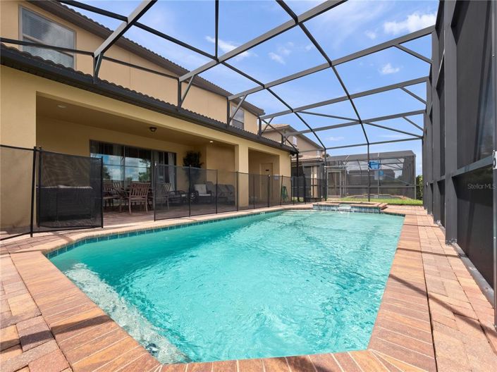 Image No.21-8 Bed Property for sale